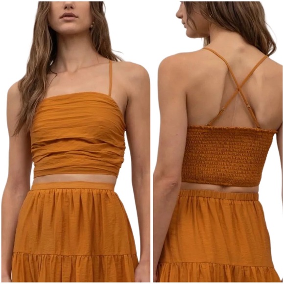 Moon River NWT Linen-Blend Ruched Smocked Crop Top - Picture 1 of 9
